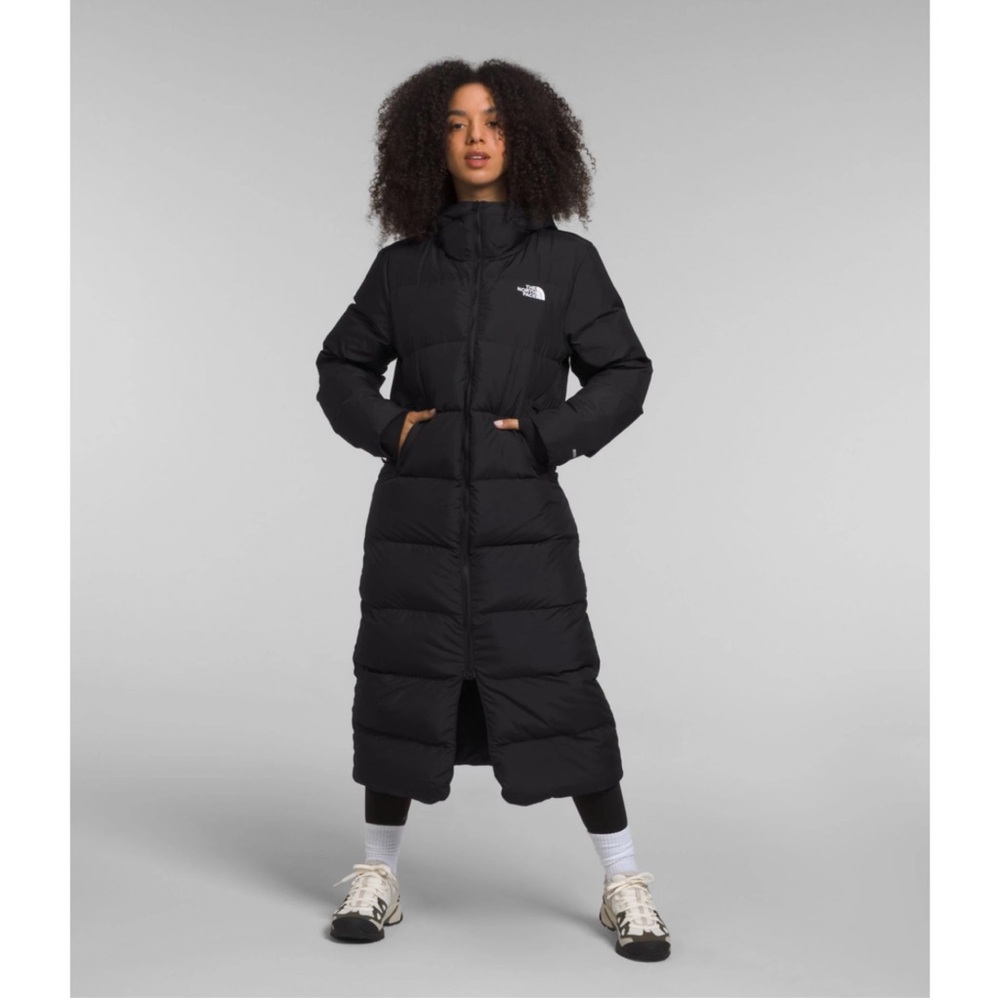 Women's Parka cozy with 550-fill-power goose down insulation
